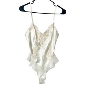 Vintage! Victoria’s Secret Ivory Beaded Lace Lingerie Teddy Bodysuit!